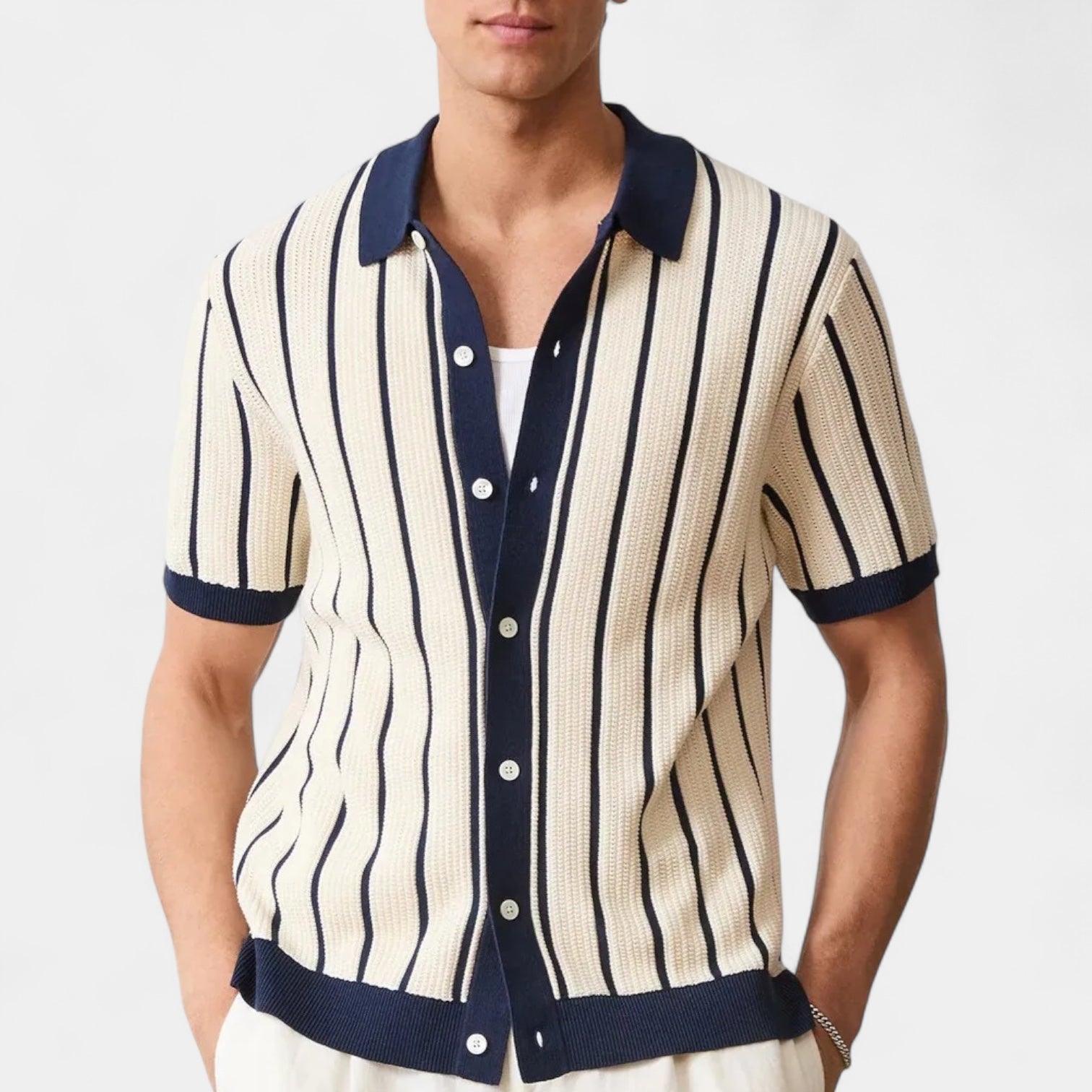 Men's Short-Sleeve Knitted Polo with Vertical Rib Texture and Buttoned Placket